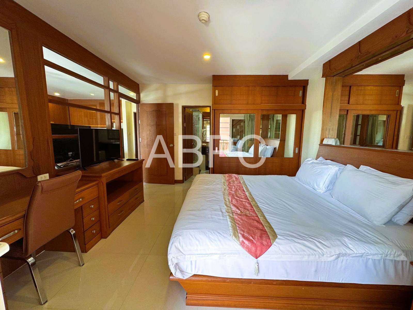 Like New Corner Unit 1 Bed 1 Bath Condo In Central Pattaya photo 7