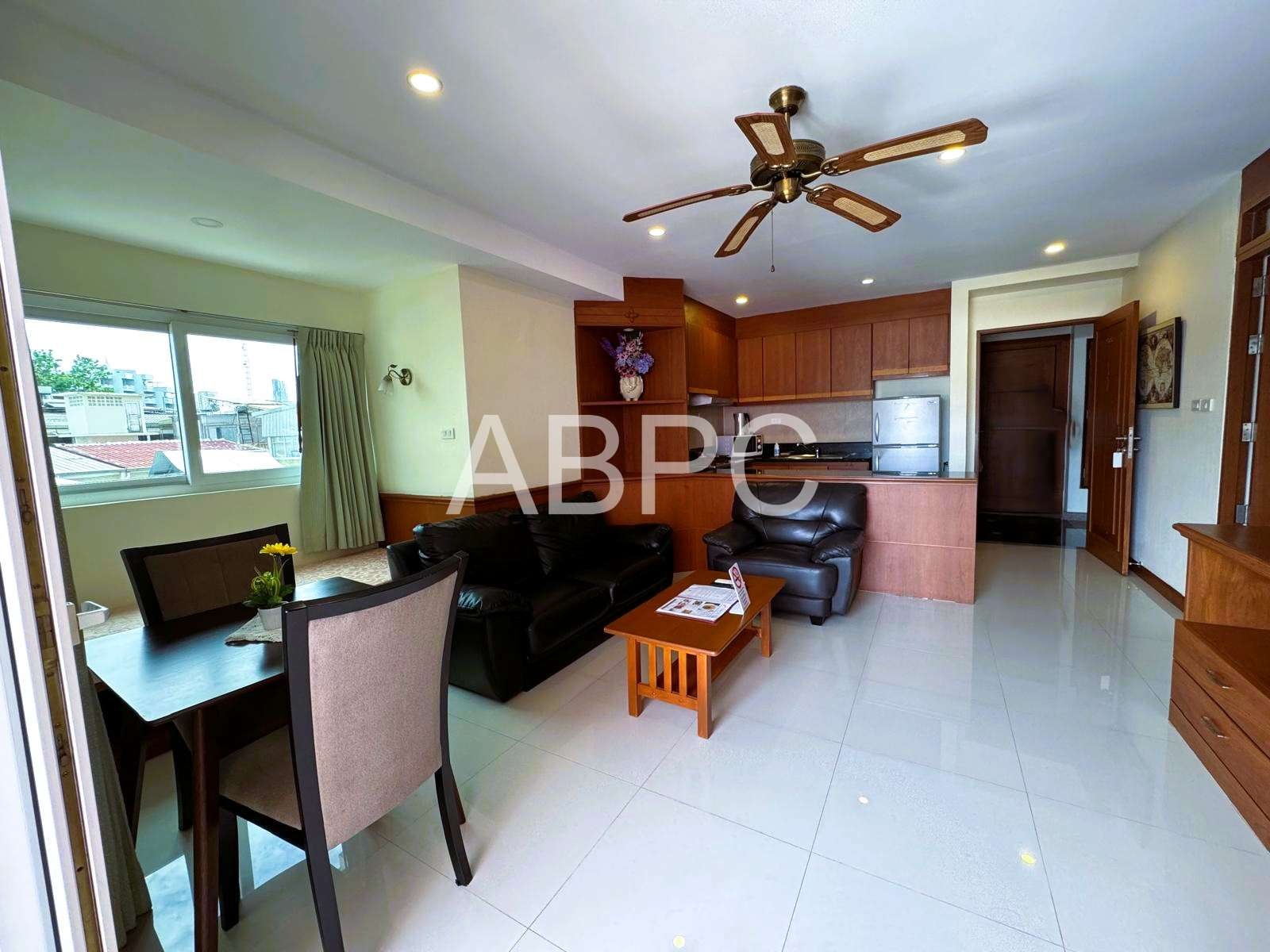 Like New Corner Unit 1 Bed 1 Bath Condo In Central Pattaya photo 16