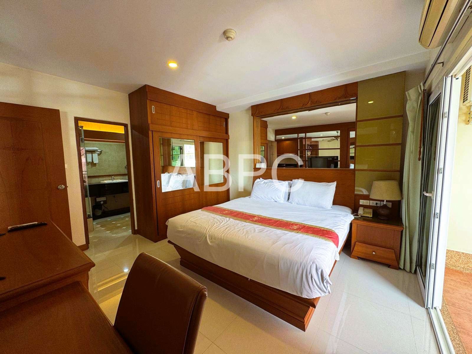 Like New Corner Unit 1 Bed 1 Bath Condo In Central Pattaya photo 9