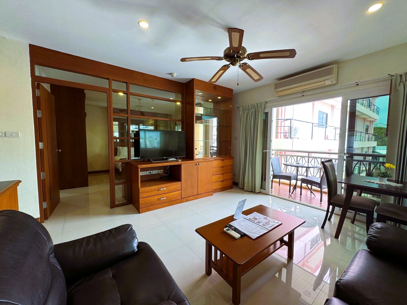 Like New Corner Unit 1 Bed 1 Bath Condo In Central Pattaya photo 30