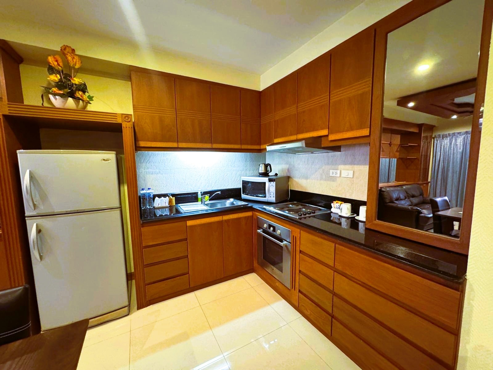Large Like New 1 Bed 1 Bath Condo In Central Pattaya photo 24