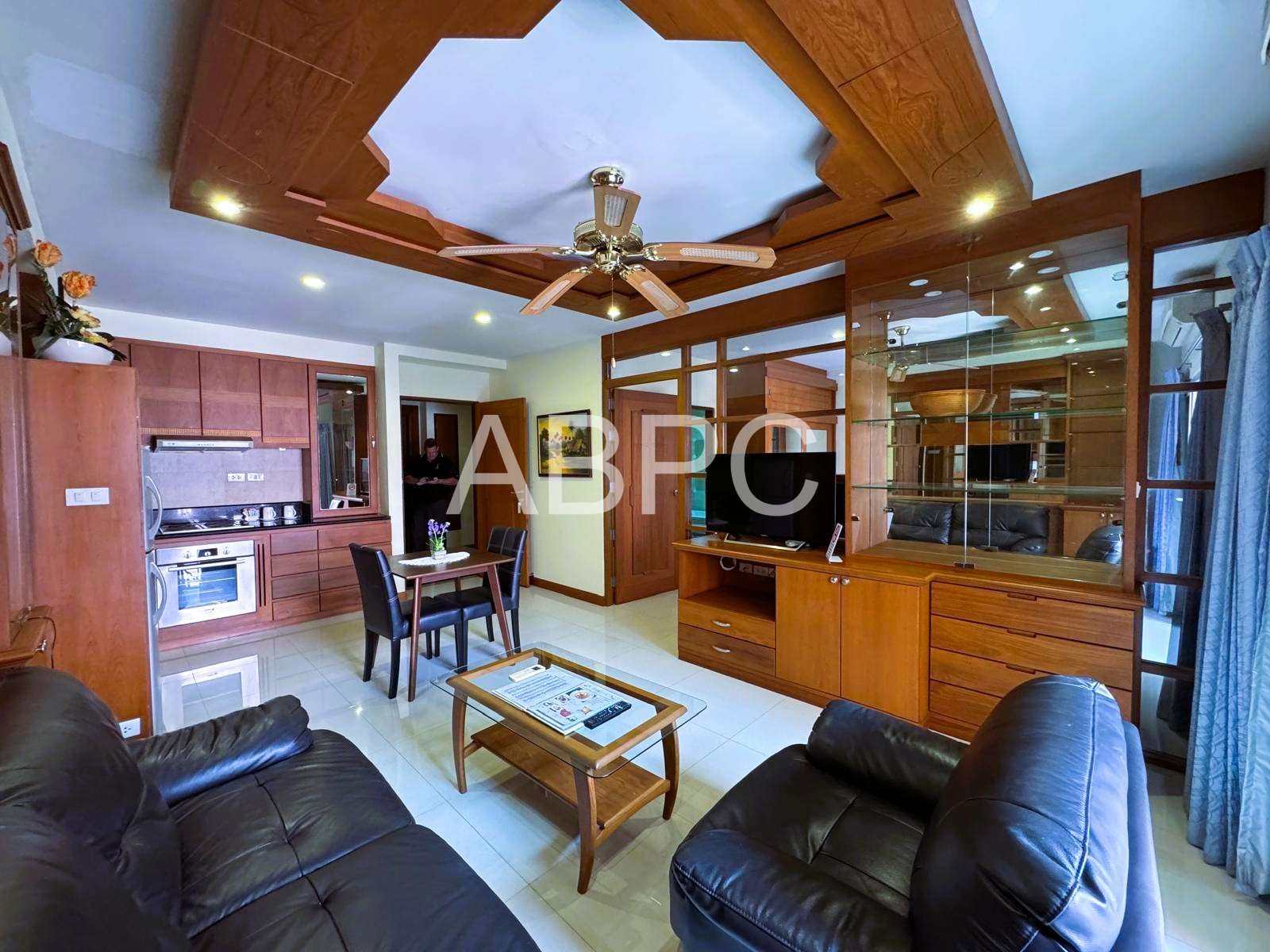 Large Like New 1 Bed 1 Bath Condo In Central Pattaya photo 4