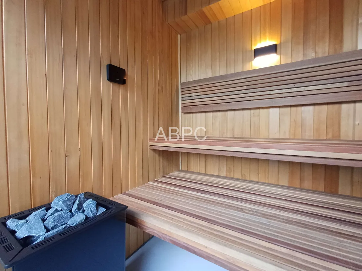 Luxury Pool Villa 3 story with a Private Elevator 6 bedrooms 9 bathrooms in Na Jomtien for Sale photo 13