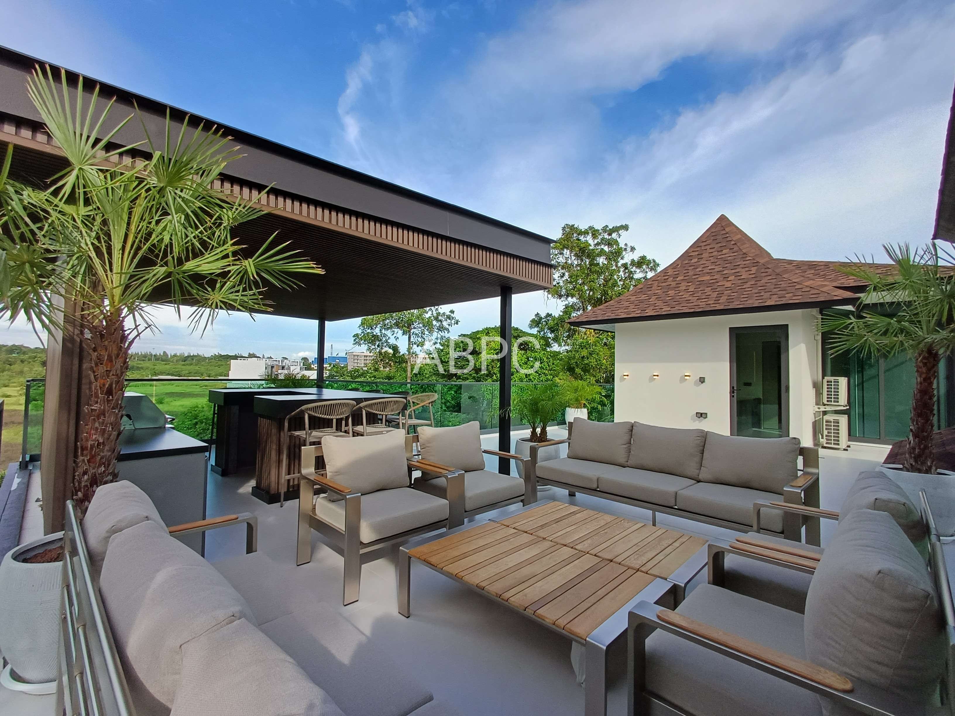 Luxury Pool Villa 3 story with a Private Elevator 6 bedrooms 9 bathrooms in Na Jomtien for Sale photo 8