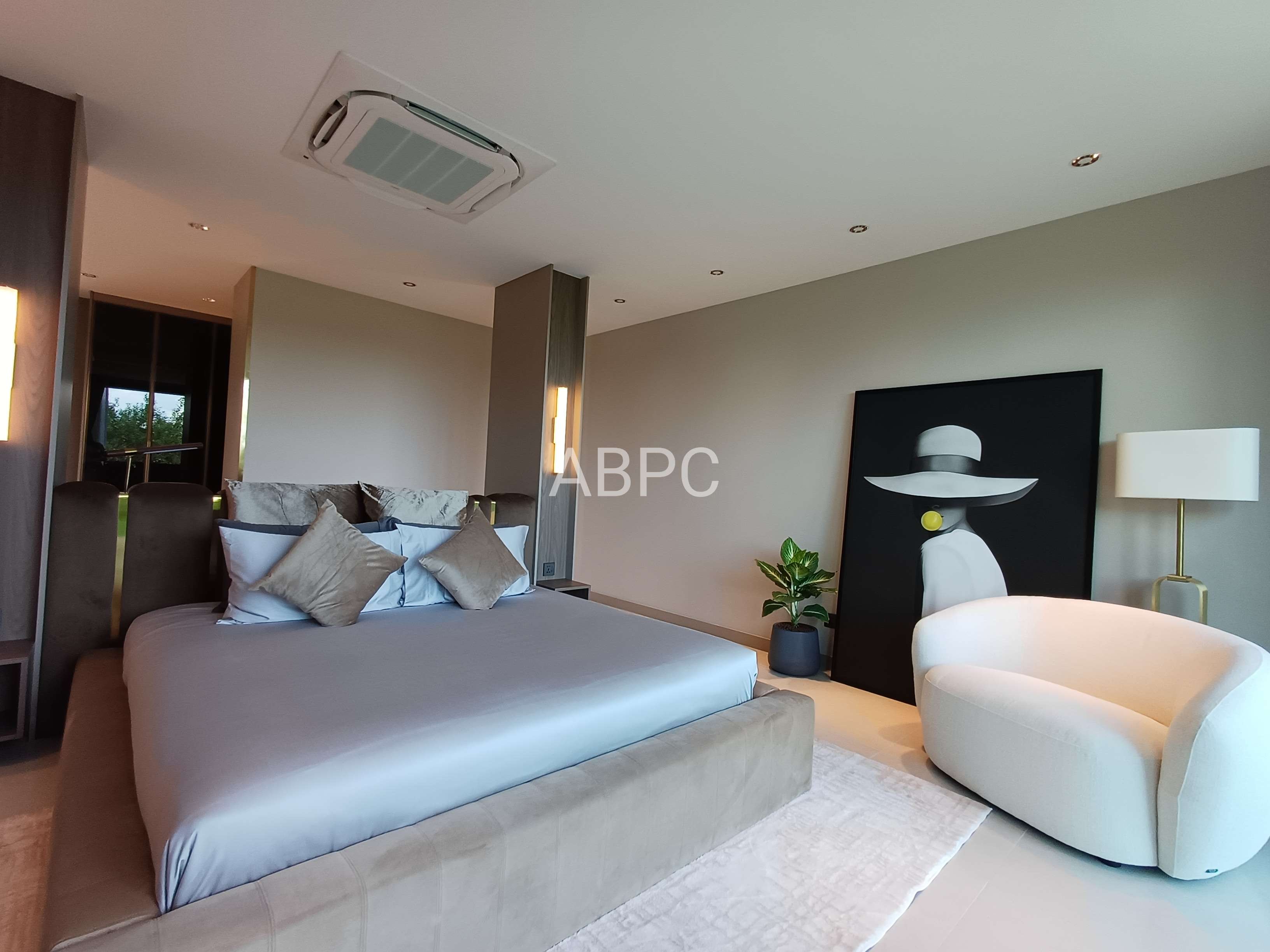 Luxury Pool Villa 3 story with a Private Elevator 6 bedrooms 9 bathrooms in Na Jomtien for Sale photo 9