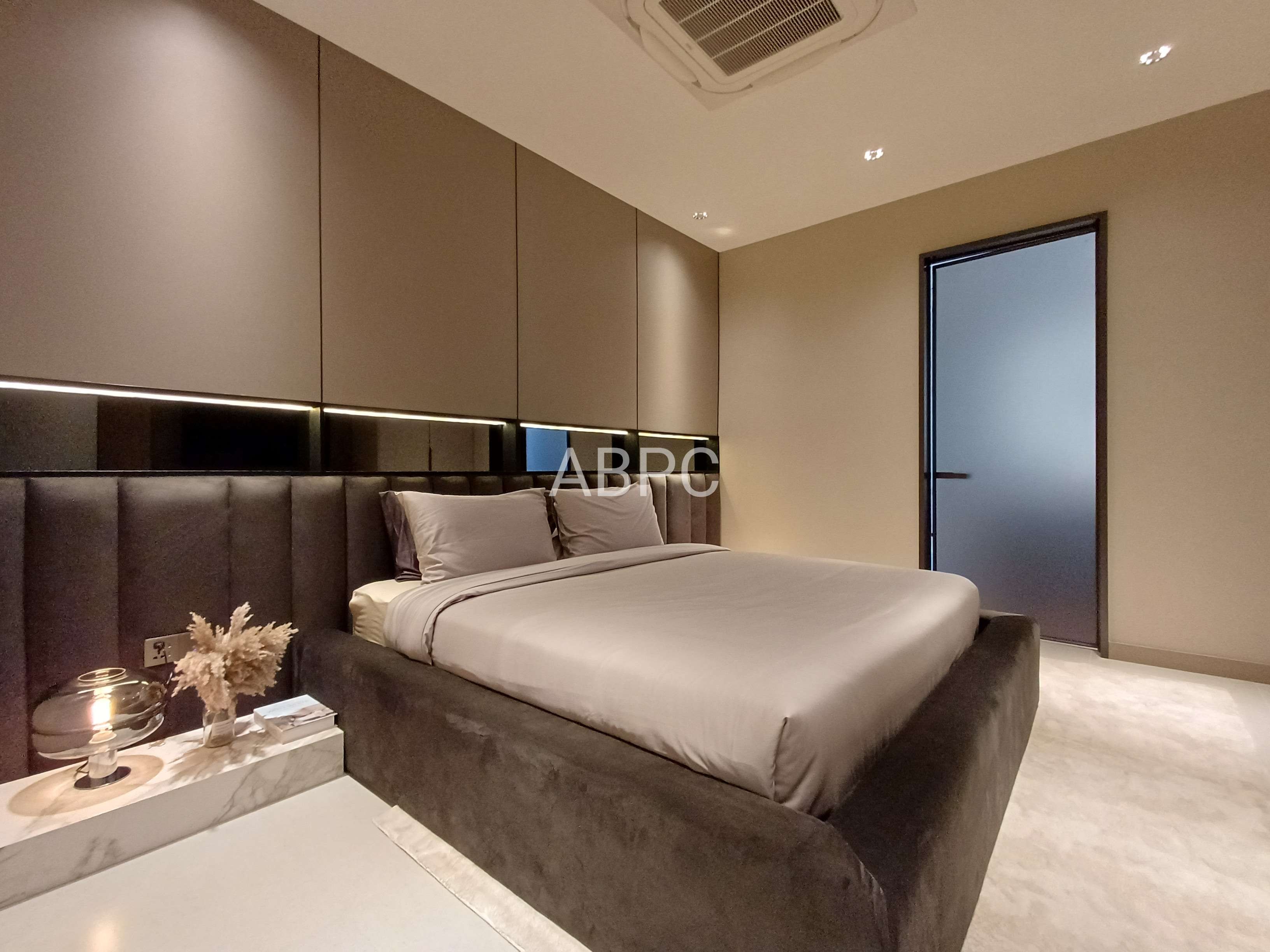 Luxury Pool Villa 3 story with a Private Elevator 6 bedrooms 9 bathrooms in Na Jomtien for Sale photo 6