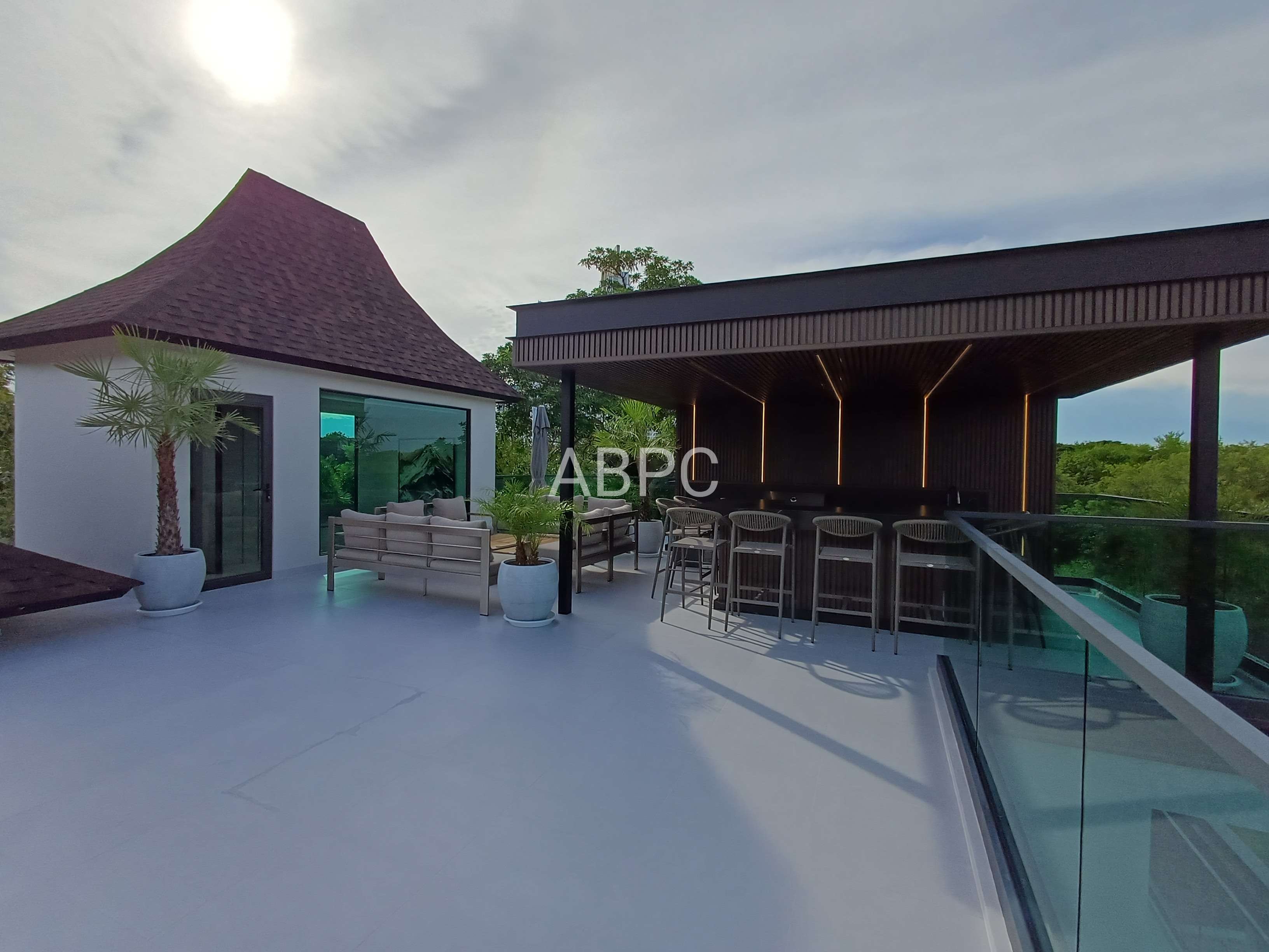 Luxury Pool Villa 3 story with a Private Elevator 6 bedrooms 9 bathrooms in Na Jomtien for Sale photo 4
