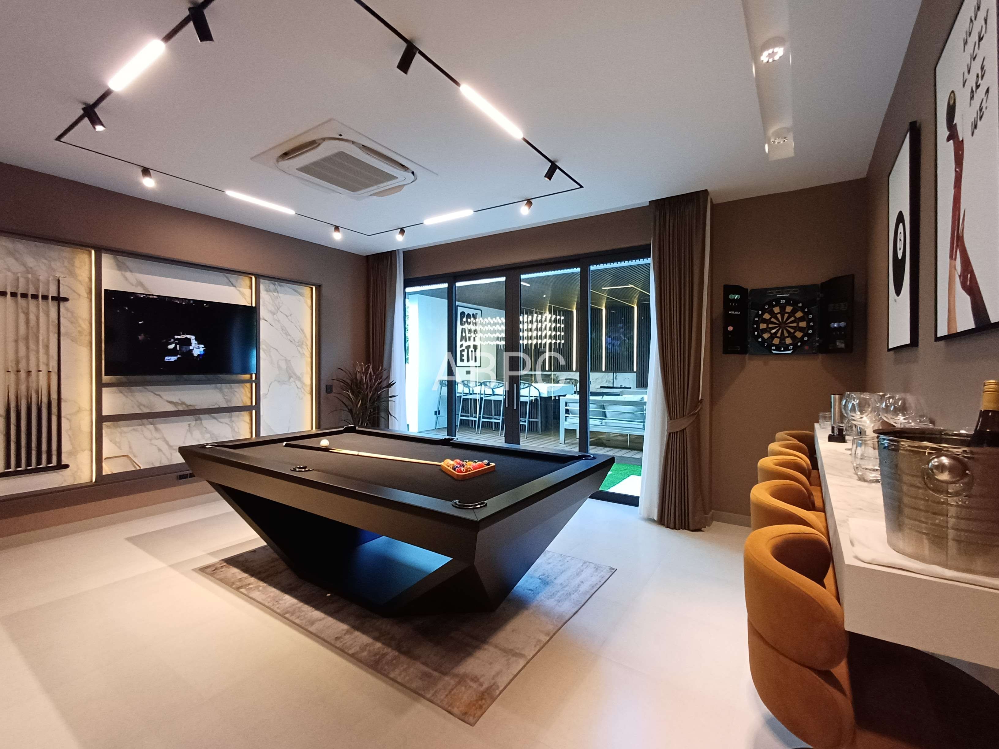 Luxury Pool Villa 3 story with a Private Elevator 6 bedrooms 9 bathrooms in Na Jomtien for Sale photo 2