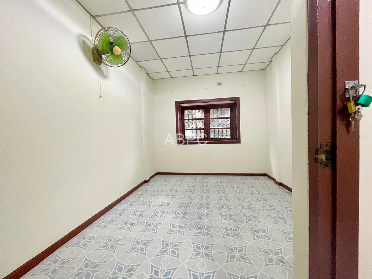 Townhome 3 bedroom 2 bathroom in North Pattaya photo 2
