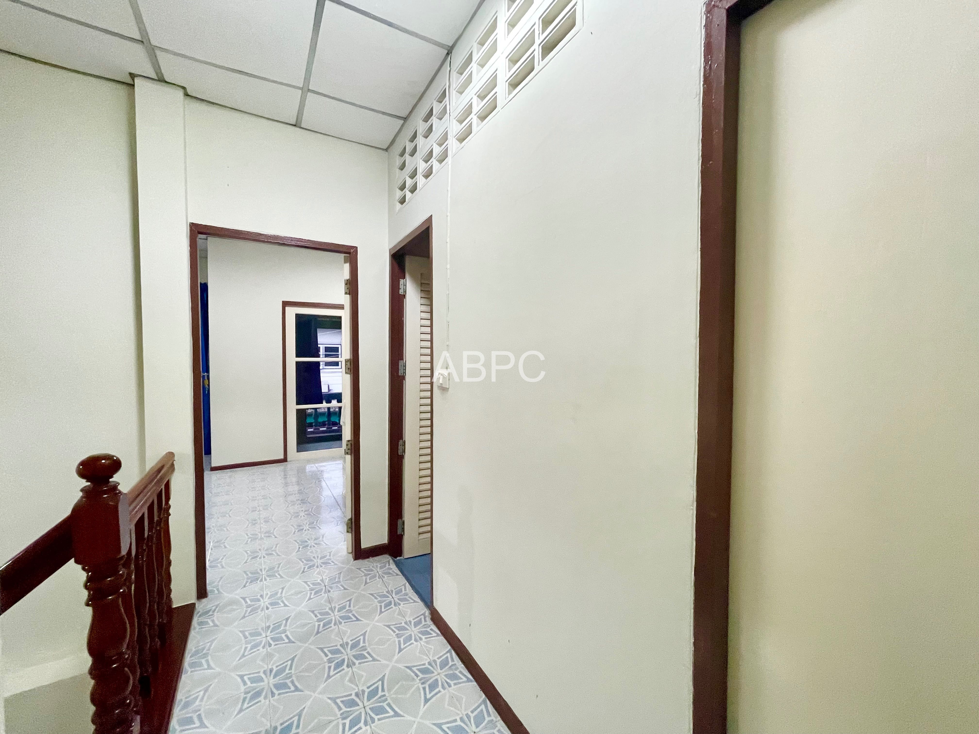 Townhome 3 bedroom 2 bathroom in North Pattaya photo 7