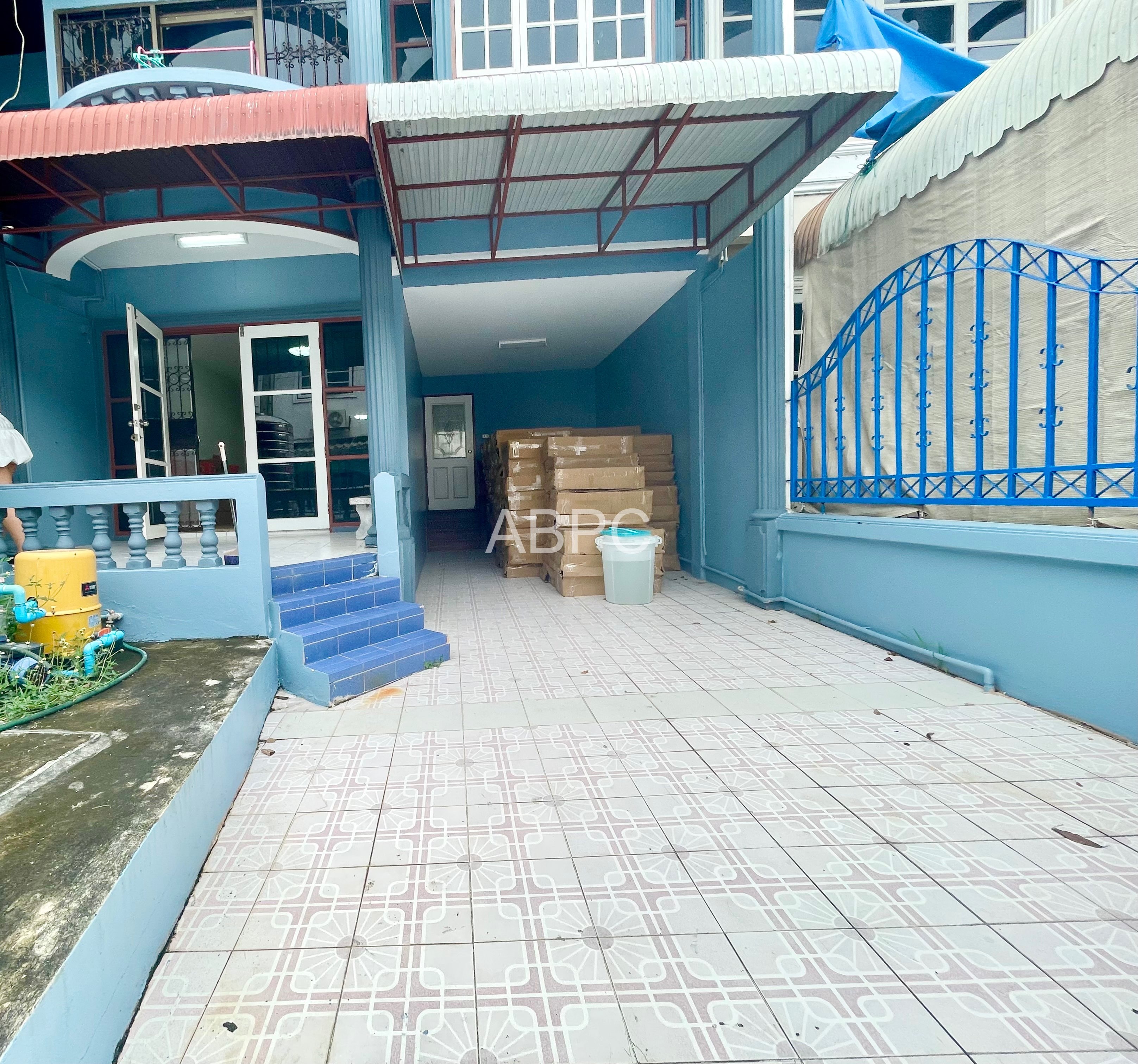Townhome 3 bedroom 2 bathroom in North Pattaya photo 6