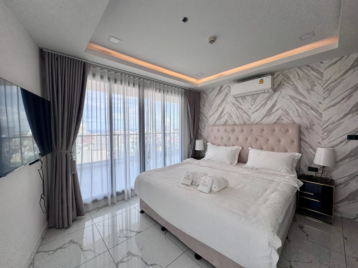 Arcadia Millennium Tower photo 19