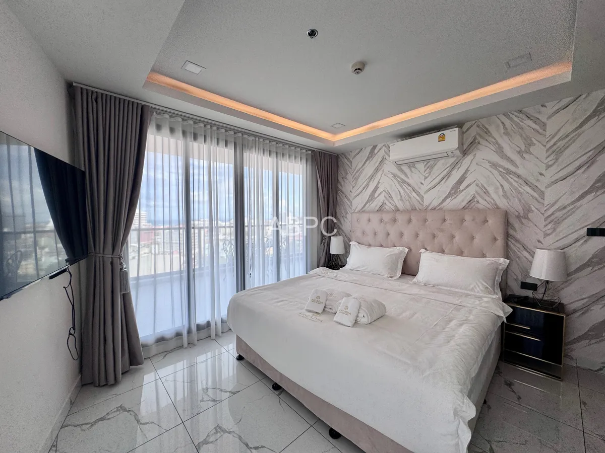 Arcadia Millennium Tower photo 6