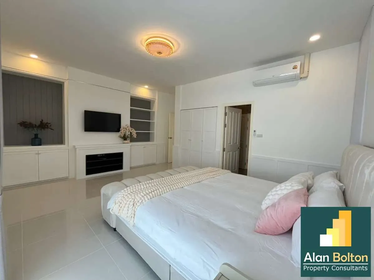Newly Renovated 3 Bedroom 2 Bathroom Pool Villa in Huay yai photo 4