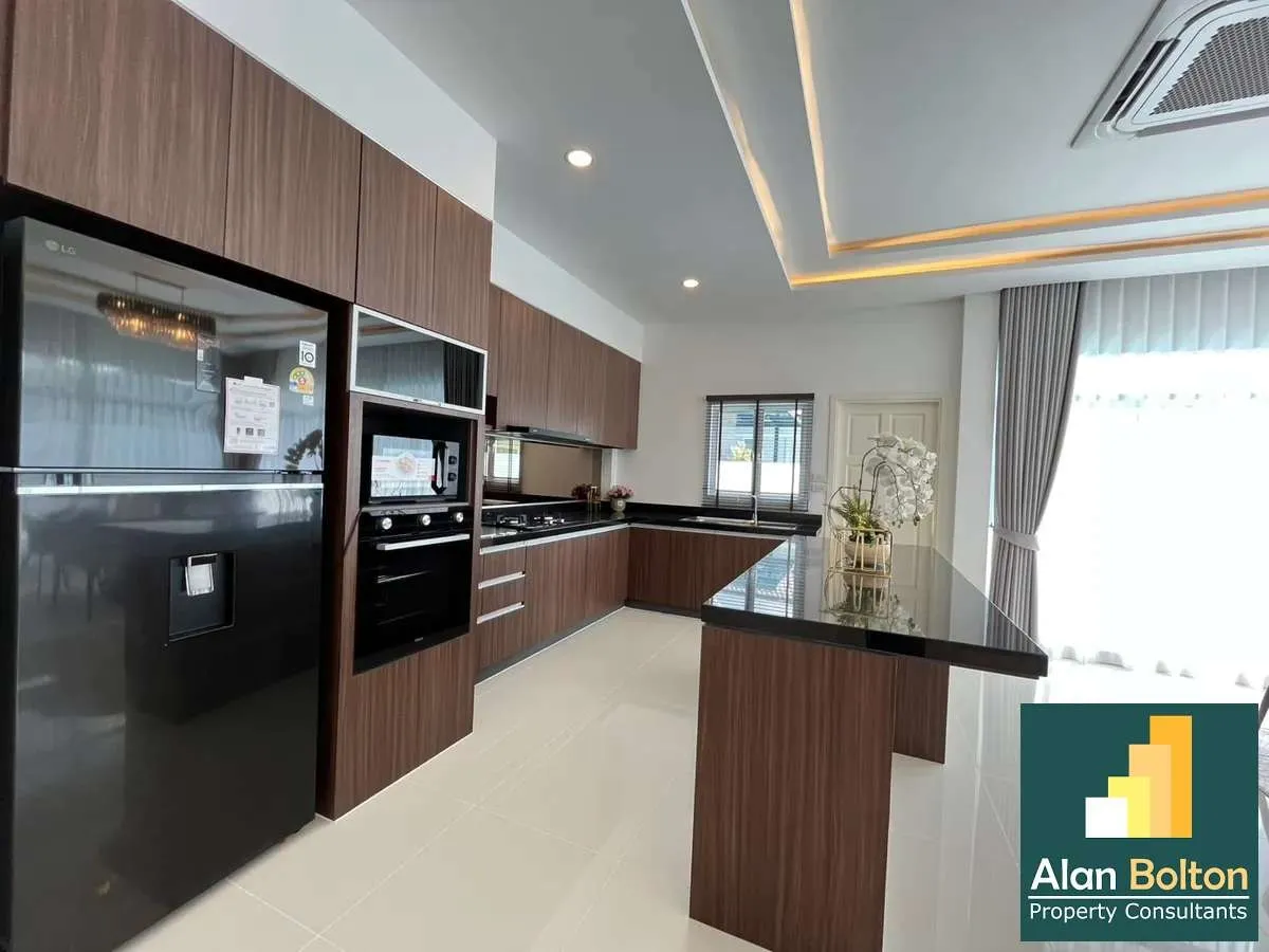 Newly Renovated 3 Bedroom 2 Bathroom Pool Villa in Huay yai photo 6