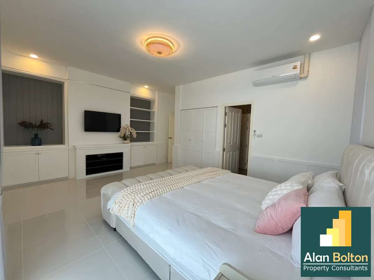 Newly Renovated 3 Bedroom 2 Bathroom Pool Villa in Huay yai photo 4