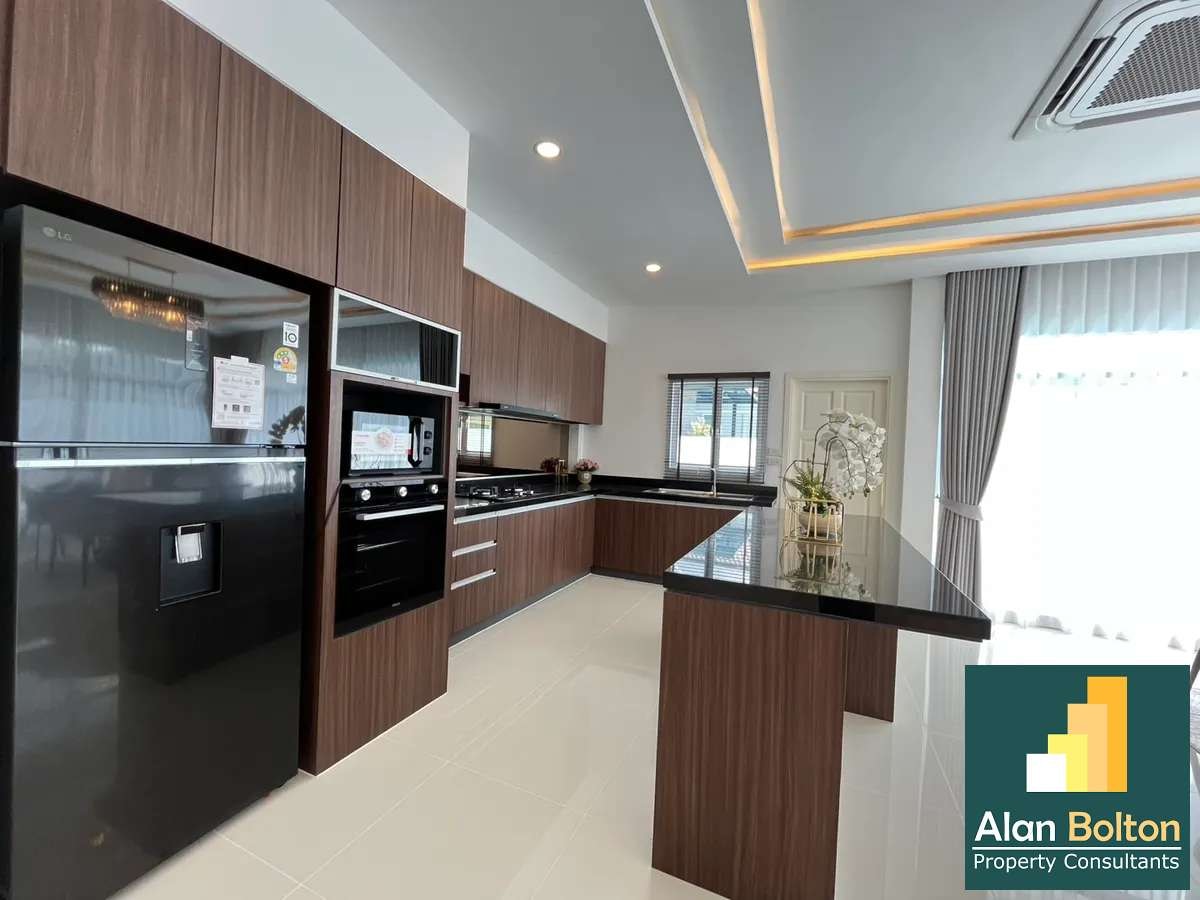 Newly Renovated 3 Bedroom 2 Bathroom Pool Villa in Huay yai photo 6