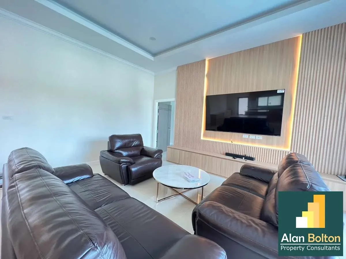 Luxury Pool villa for rent 3 Bedrooms 3 Bathrooms in East Pattaya photo 11