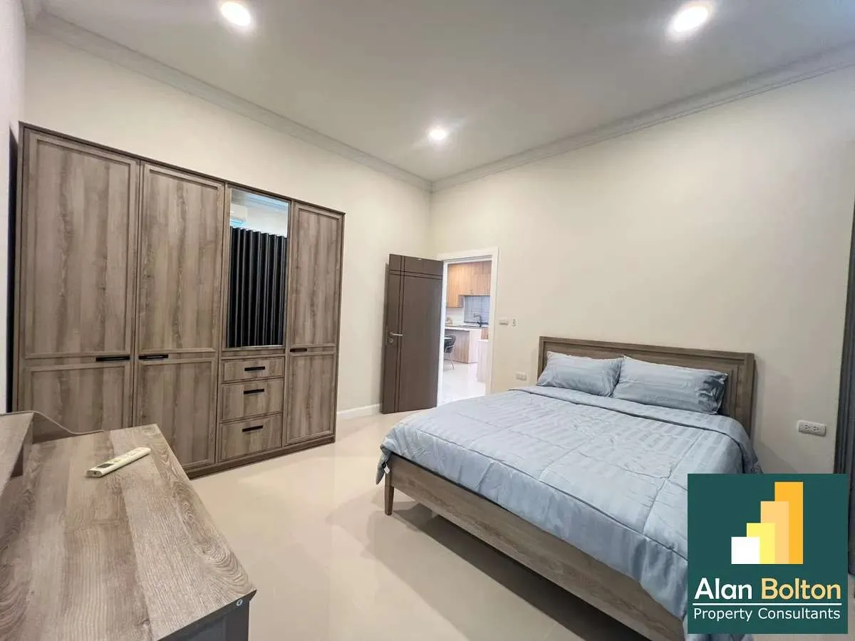 Luxury Pool villa for rent 3 Bedrooms 3 Bathrooms in East Pattaya photo 4
