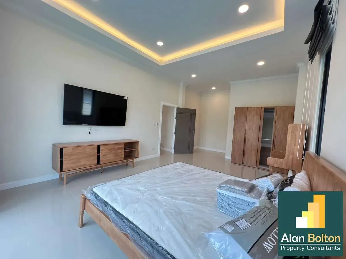 Luxury Pool villa for rent 3 Bedrooms 3 Bathrooms in East Pattaya photo 8