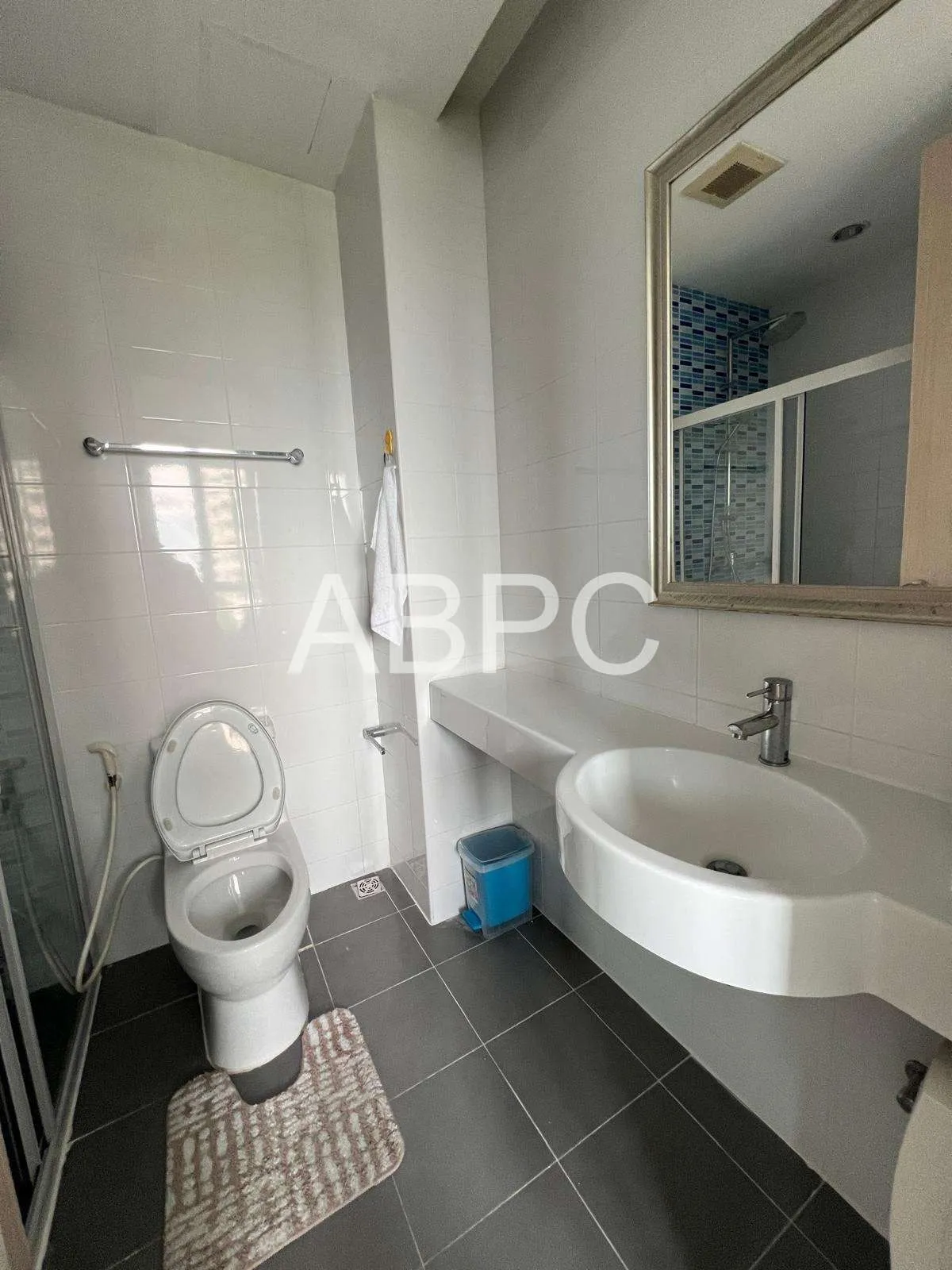 Neo Condo photo 6