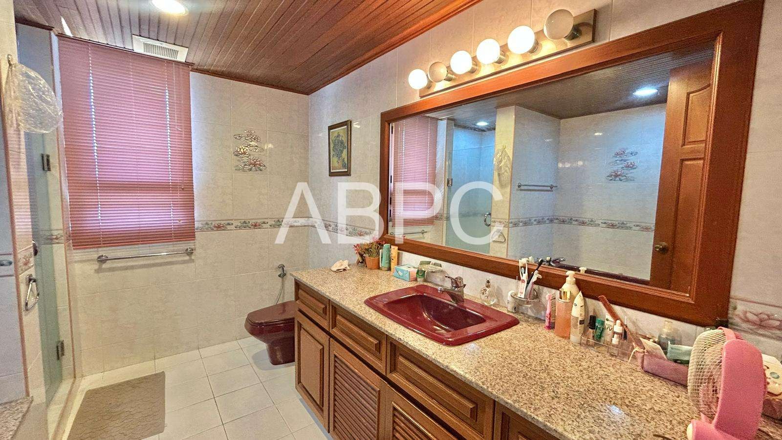 4 Bedroom For Sale In Golf Course Country Club photo 6