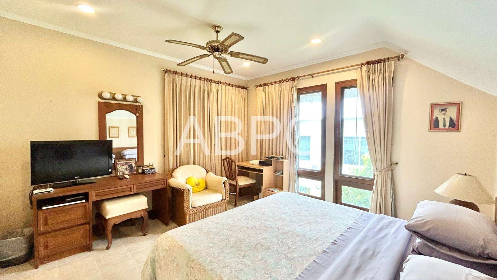 4 Bedroom For Sale In Golf Course Country Club photo 12
