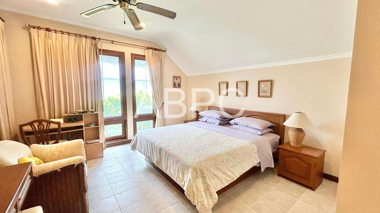 4 Bedroom For Sale In Golf Course Country Club photo 9