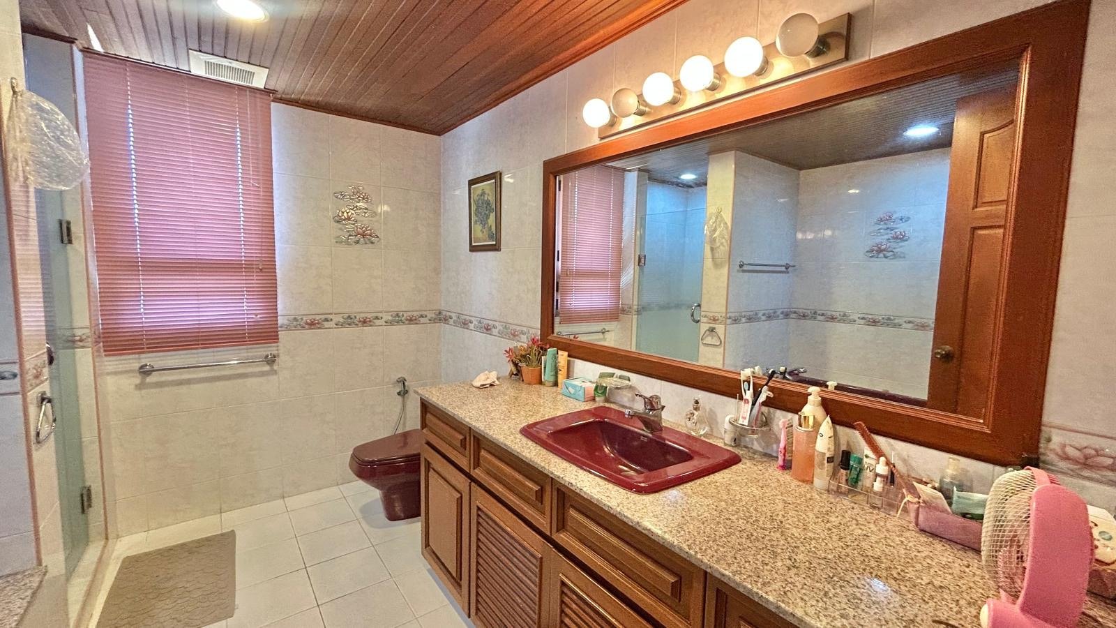 4 Bedroom For Sale In Golf Course Country Club photo 21