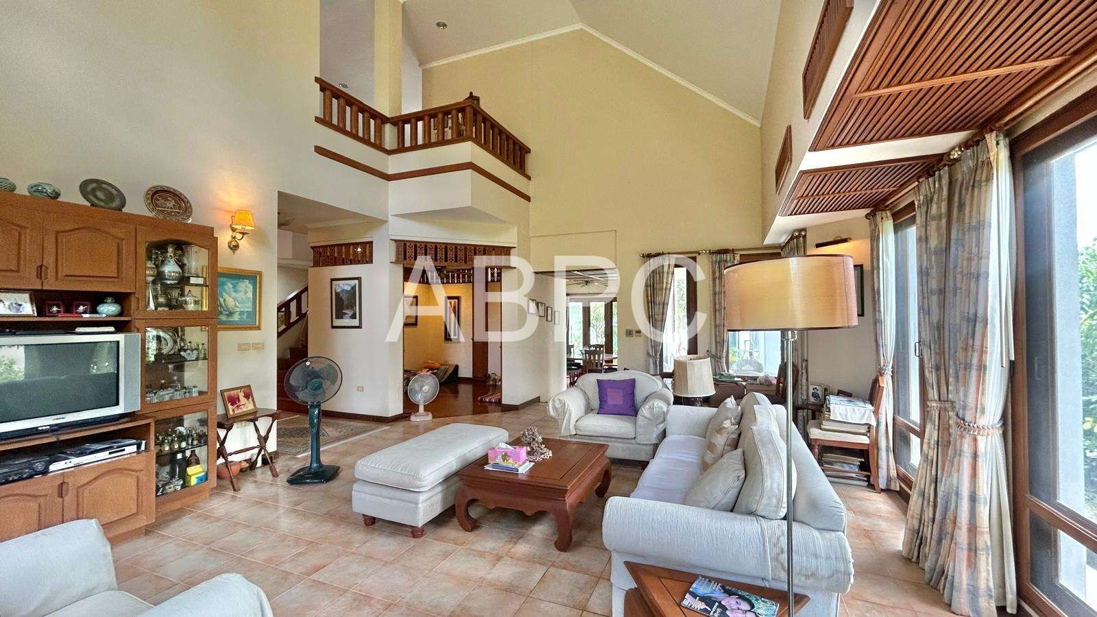 4 Bedroom For Sale In Golf Course Country Club photo 5