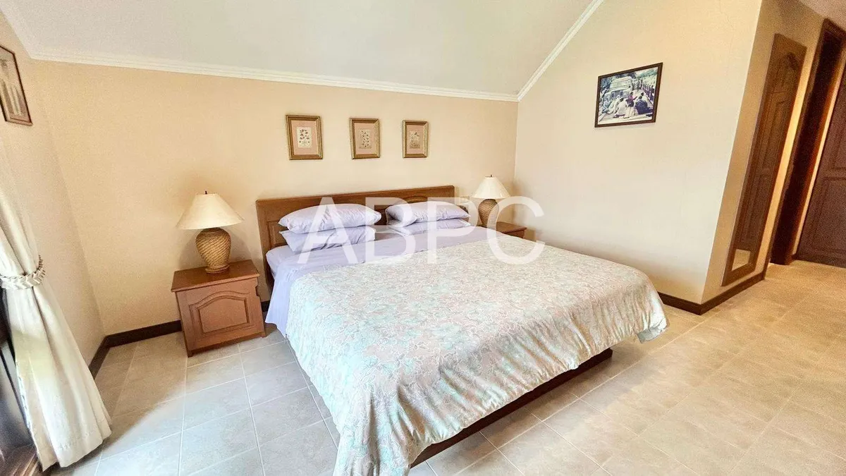 4 Bedroom For Sale In Golf Course Country Club photo 2