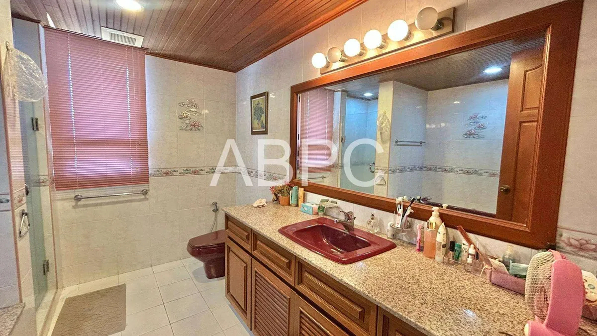 4 Bedroom For Sale In Golf Course Country Club photo 6