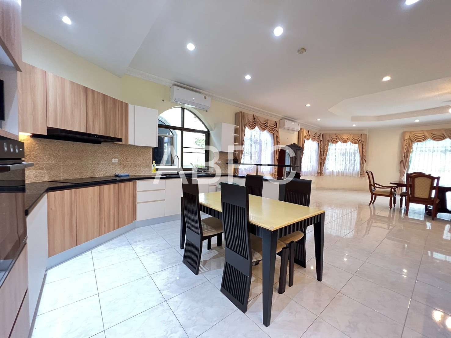 Renovated Luxury House  5 Bedrooms 6 Bathrooms in Mapprachan photo 16
