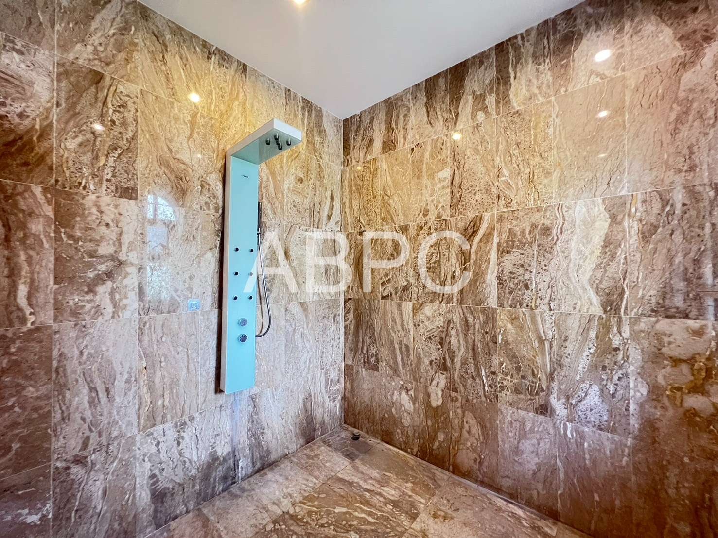Renovated Luxury House  5 Bedrooms 6 Bathrooms in Mapprachan photo 6