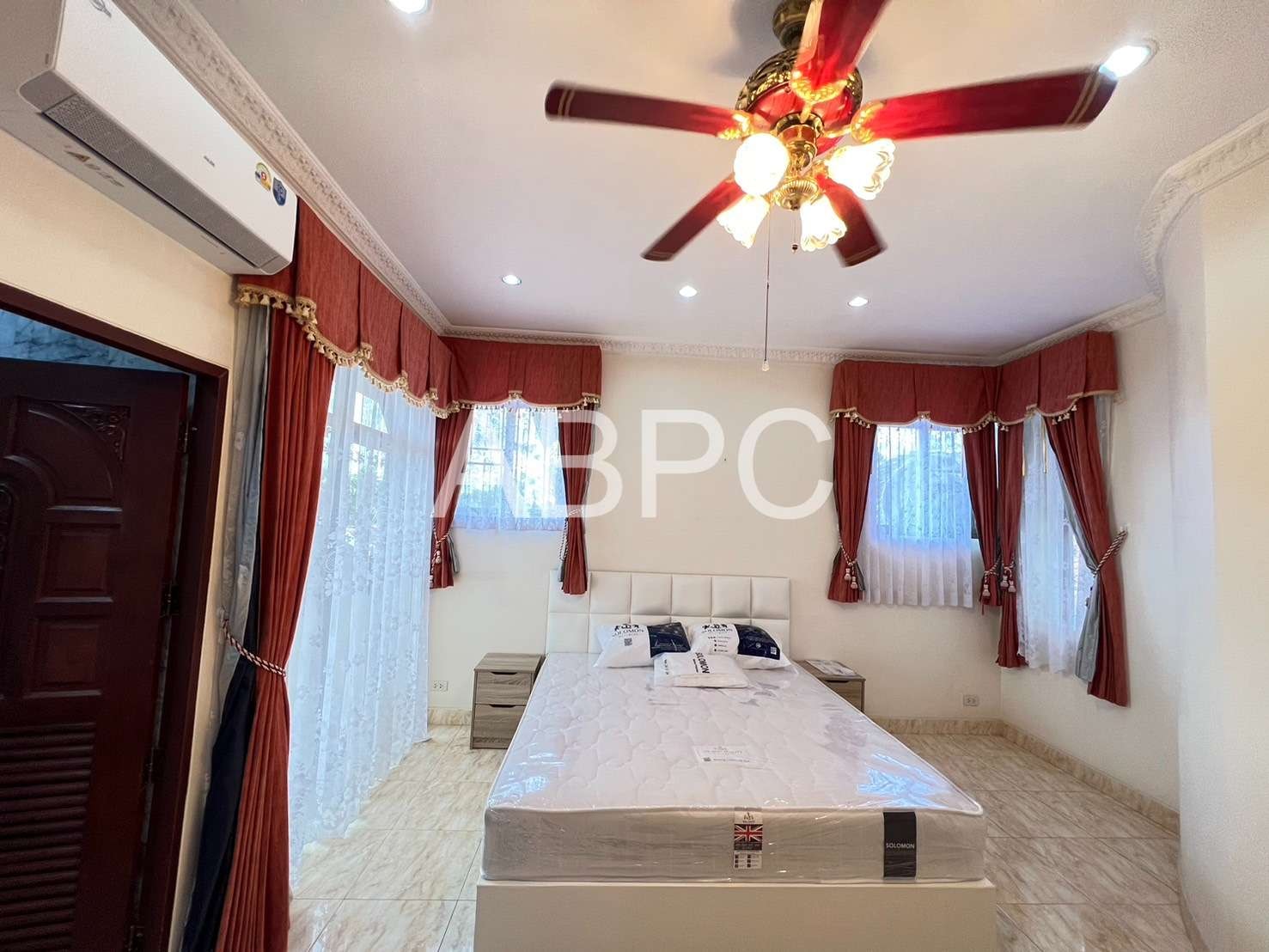 Renovated Luxury House  5 Bedrooms 6 Bathrooms in Mapprachan photo 4