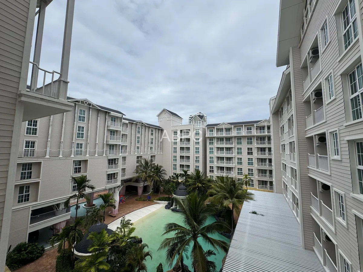 Beachfront Building 1 Bedroom 1 Bathroom in Na Jomtien