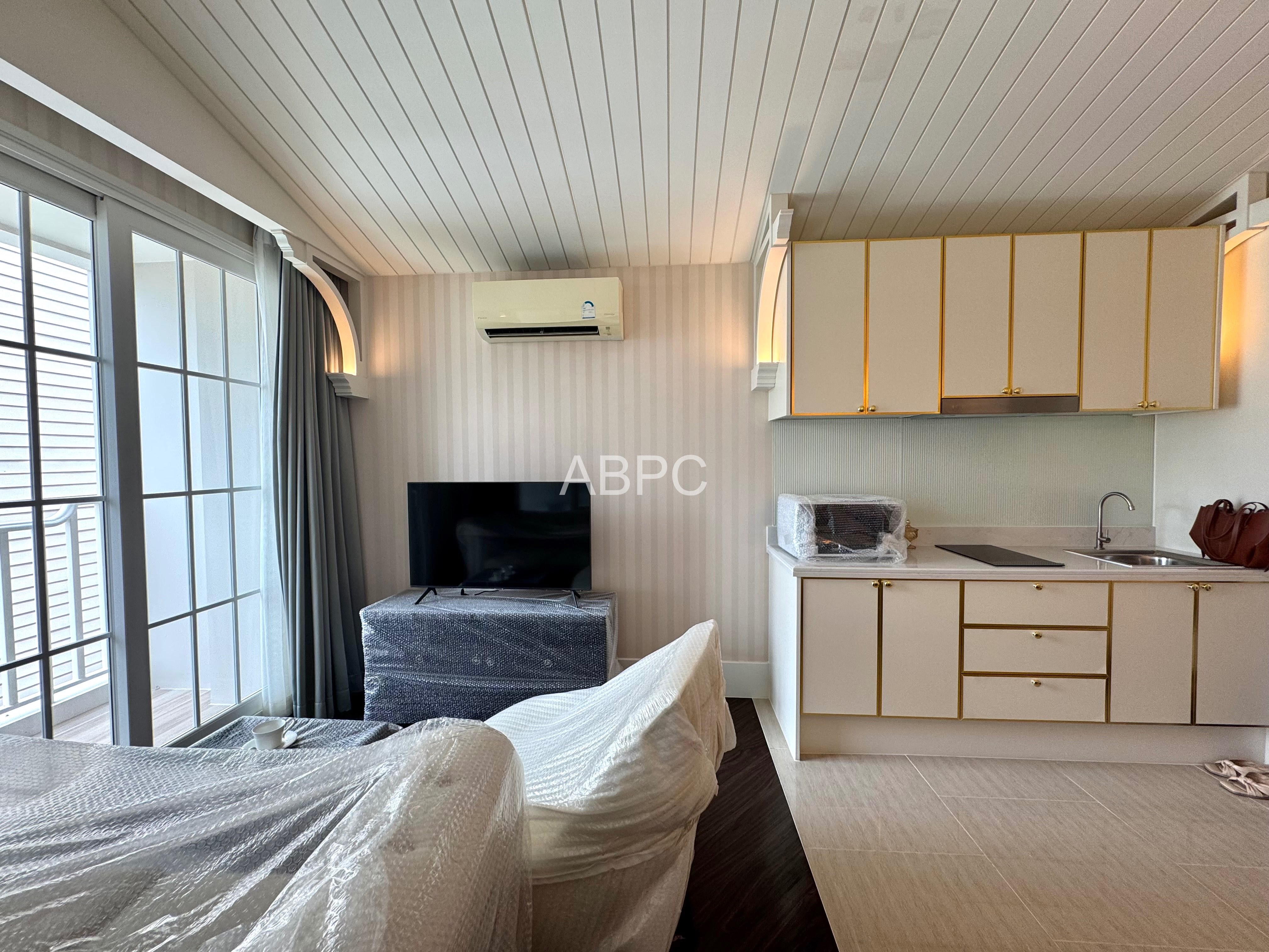 Beachfront Building 1 Bedroom 1 Bathroom in Na Jomtien photo 3
