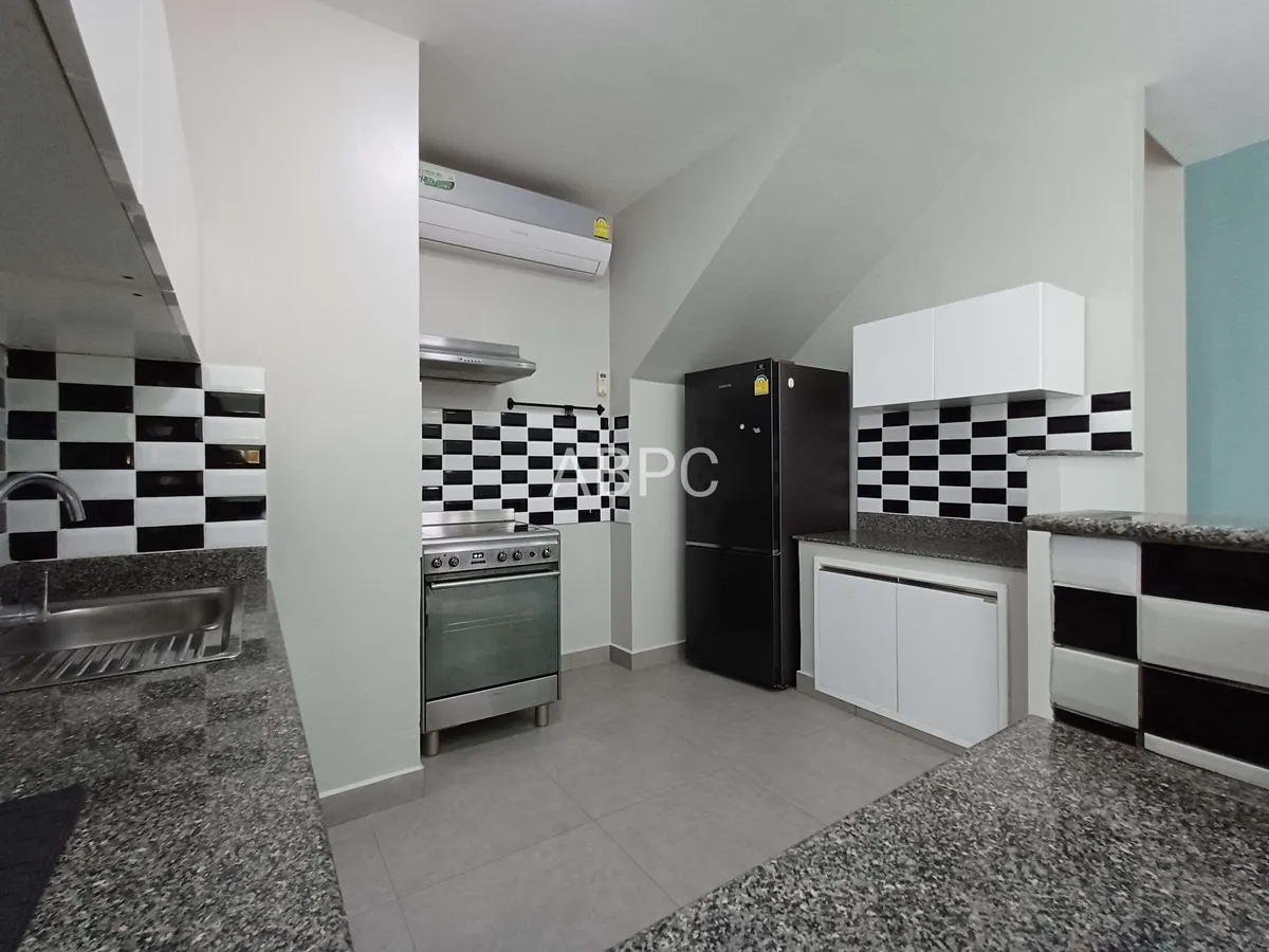 Five Bedroom Four Bathroom Pool Villa in Central Pattaya photo 18