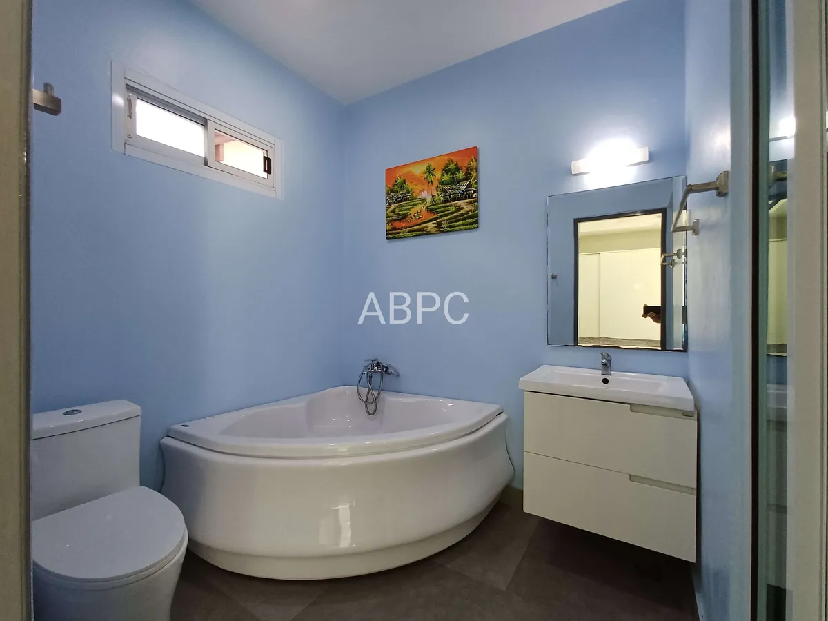 Five Bedroom Four Bathroom Pool Villa in Central Pattaya photo 8