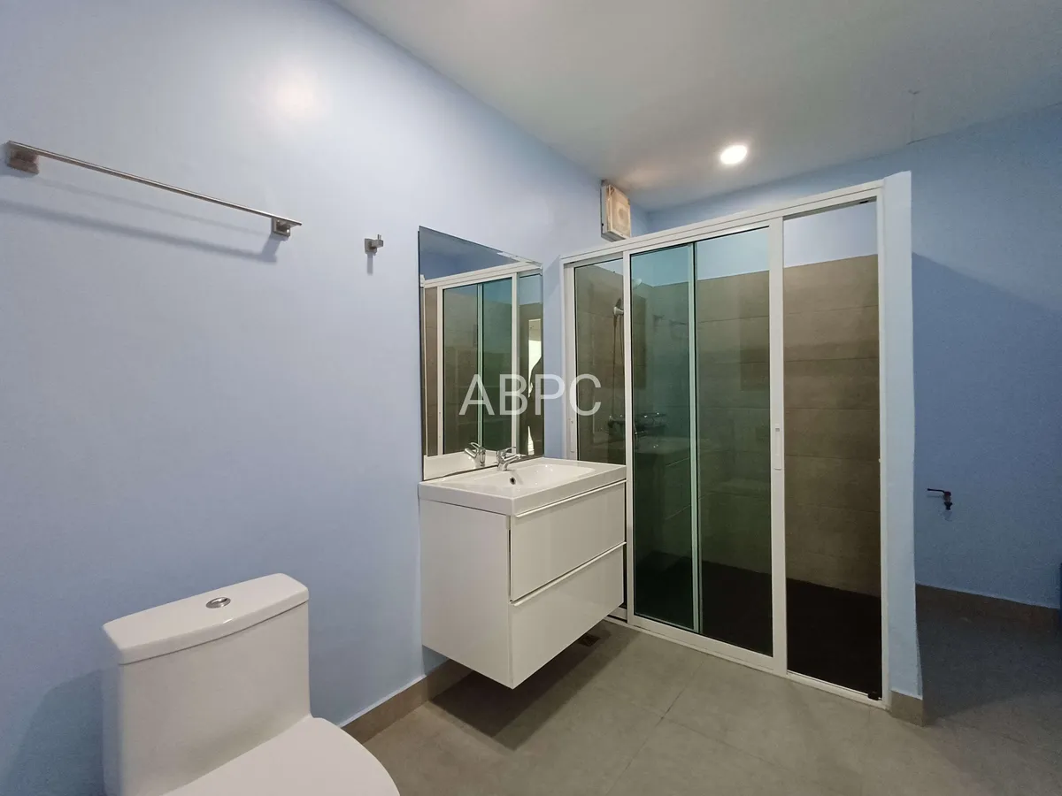 Five Bedroom Four Bathroom Pool Villa in Central Pattaya photo 9