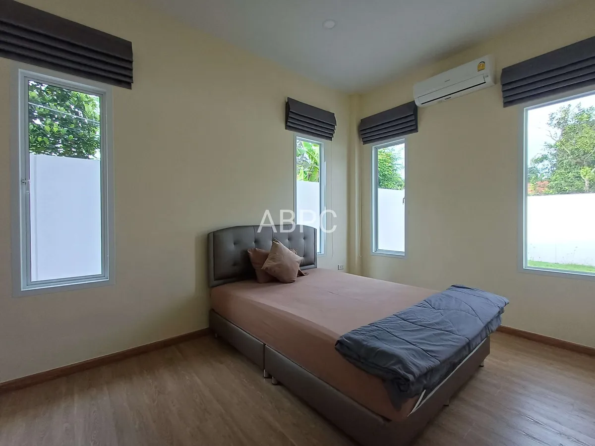 Modern Pool Villa Pet Friendly 3 Bed 3 Bath in Huay Yai For Rent photo 6