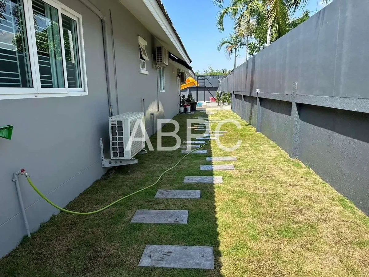 Private Pool Villa 4 bedrooms 3 bathroom in East Pattaya for Rent photo 11