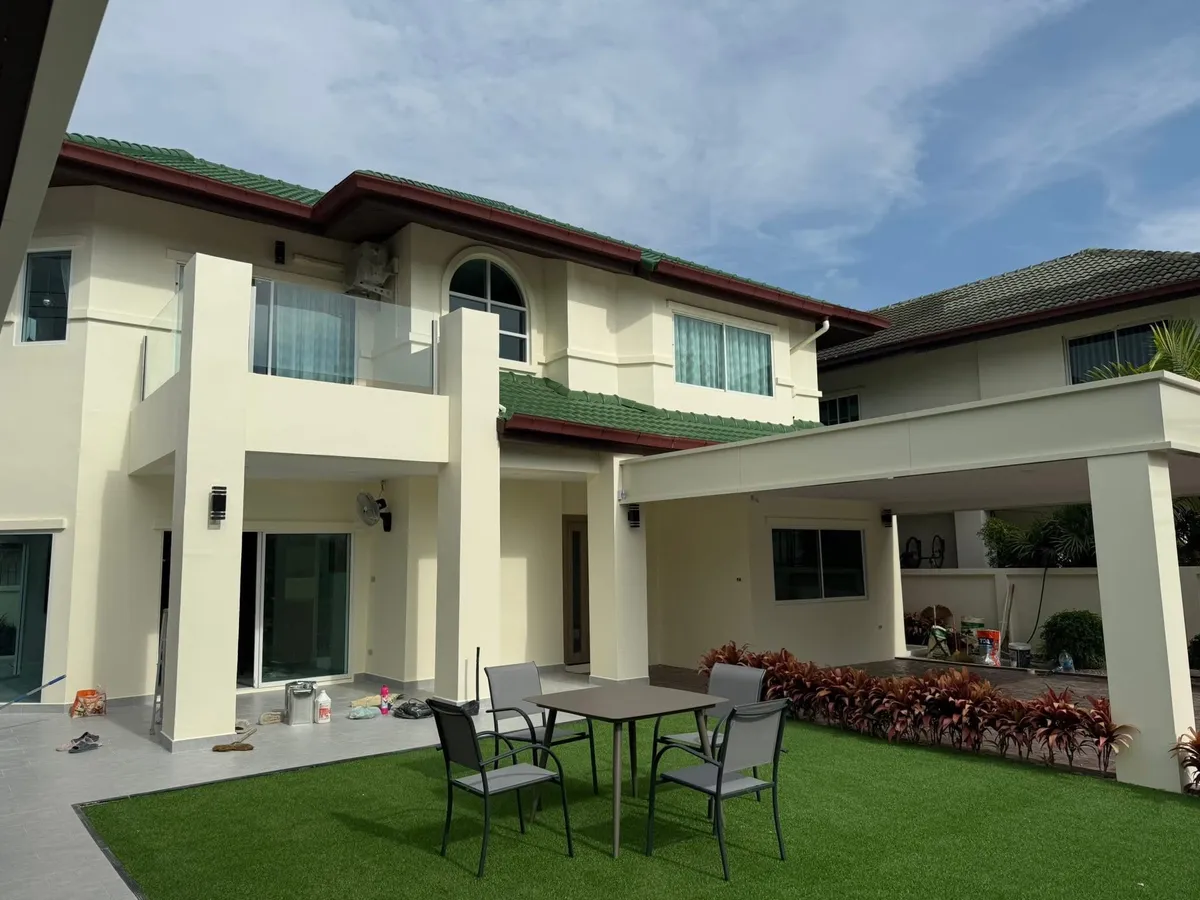 5 Bedrooms 4 Bethrooms in East Pattaya photo 2