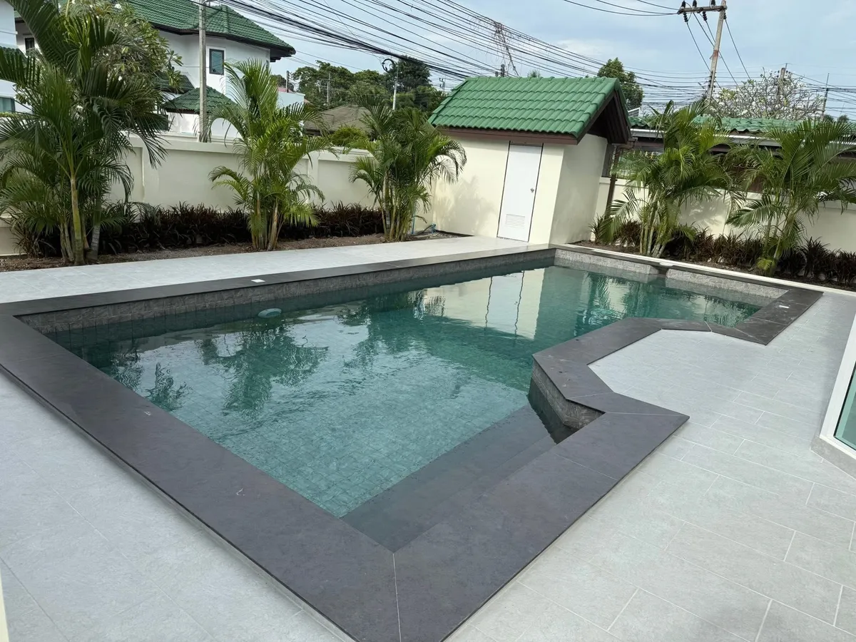 5 Bedrooms 4 Bethrooms in East Pattaya photo 11