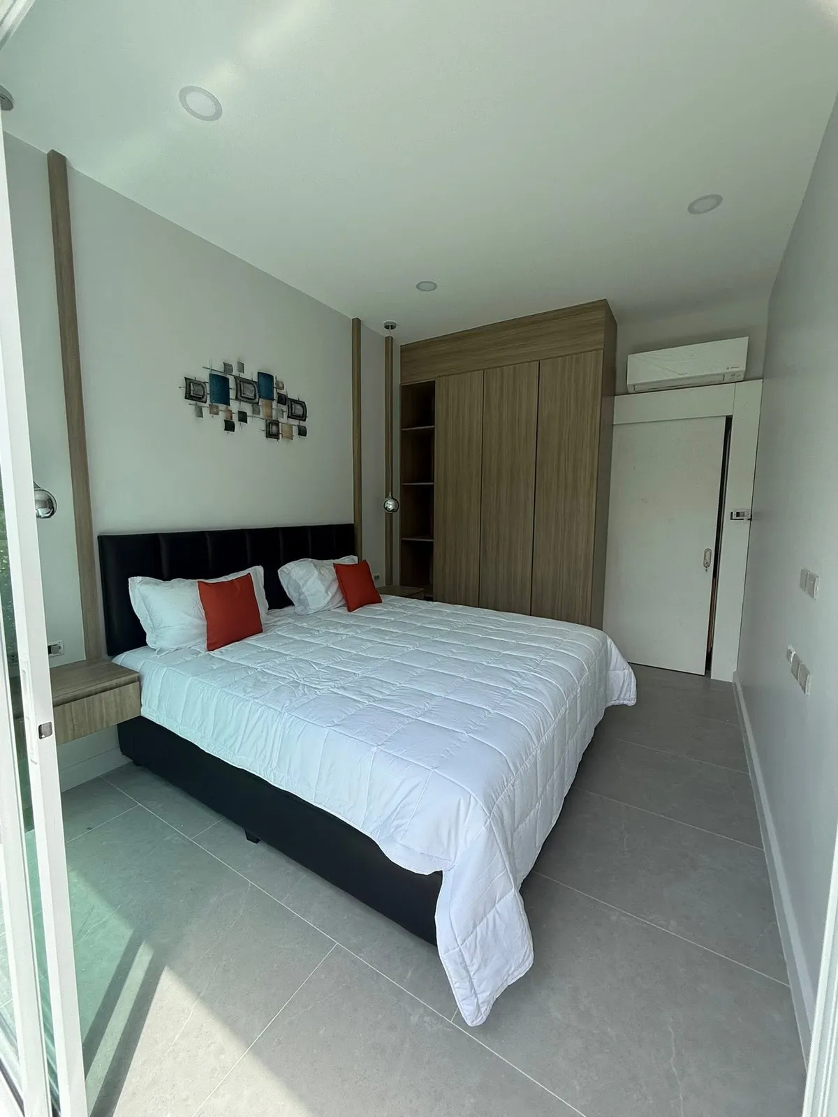 5 Bedrooms 4 Bethrooms in East Pattaya photo 8