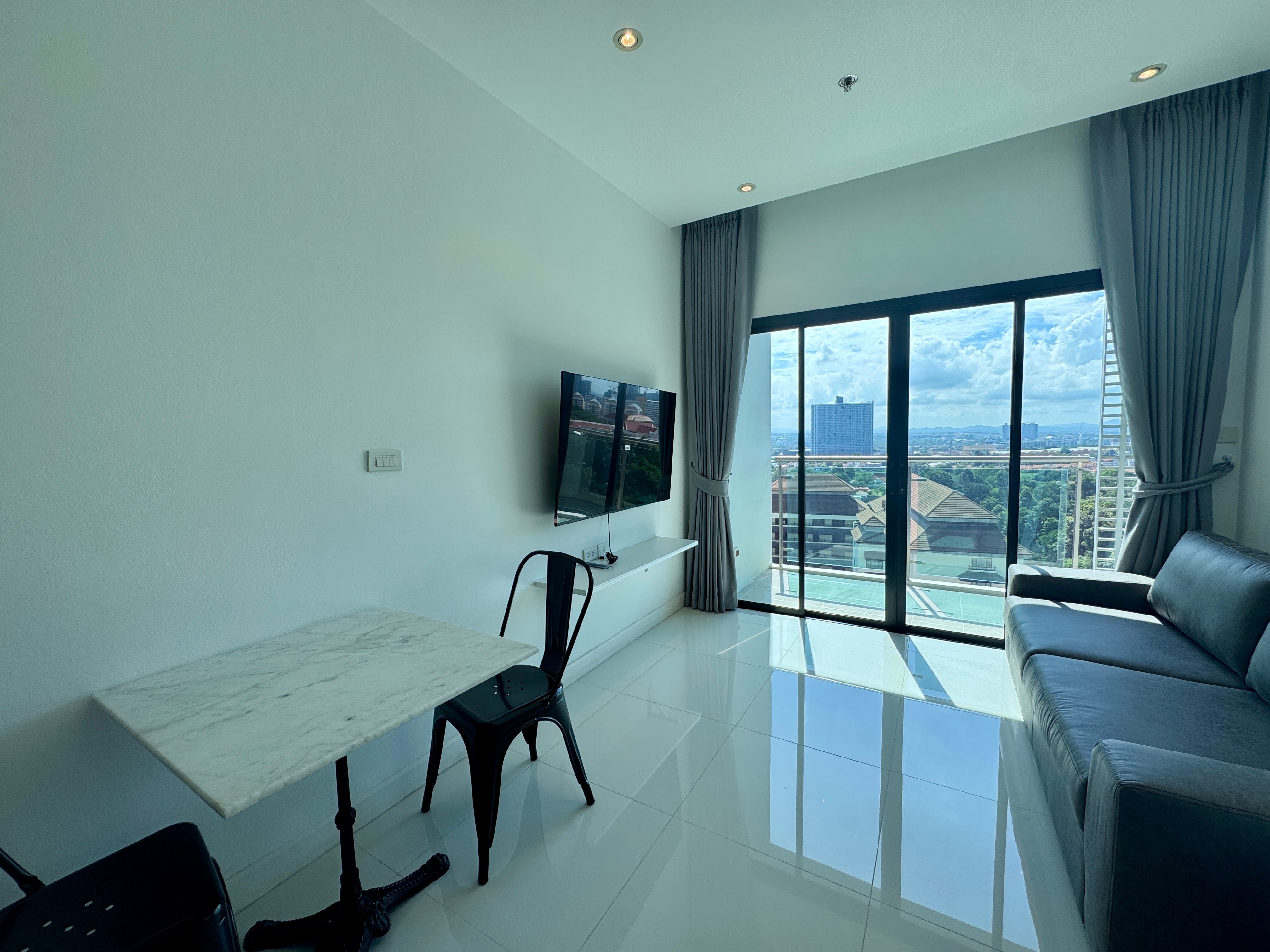 1 Bedroom 1 bathroom Axis Condo photo 18