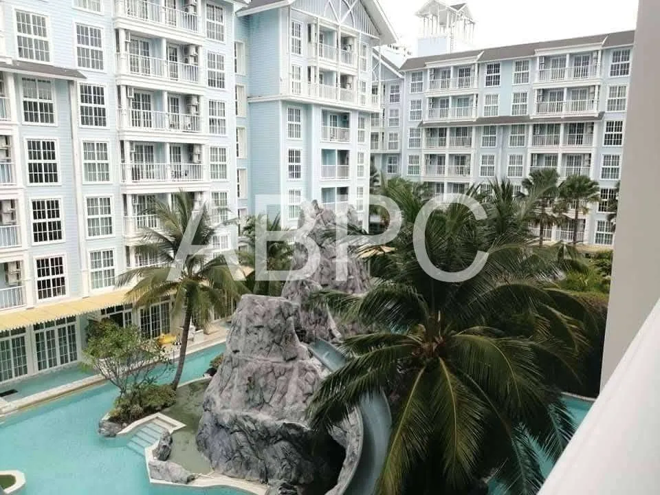 Grand Florida Beachfront  1 Bedroom 1 Bathroom in Na Jomtien