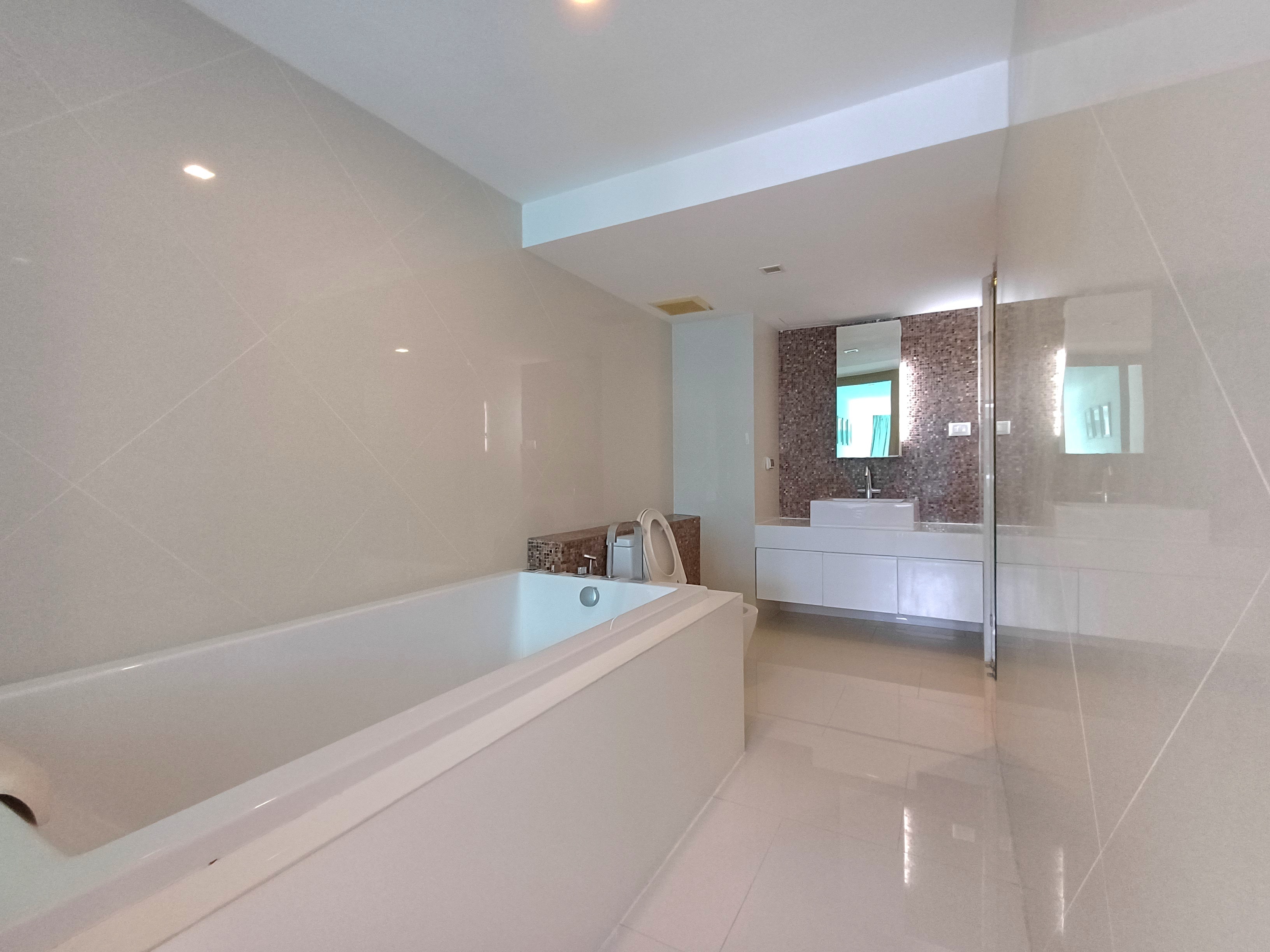 Duplex 2 bedrooms 3 bathroom in Wongamat for Rent photo 23