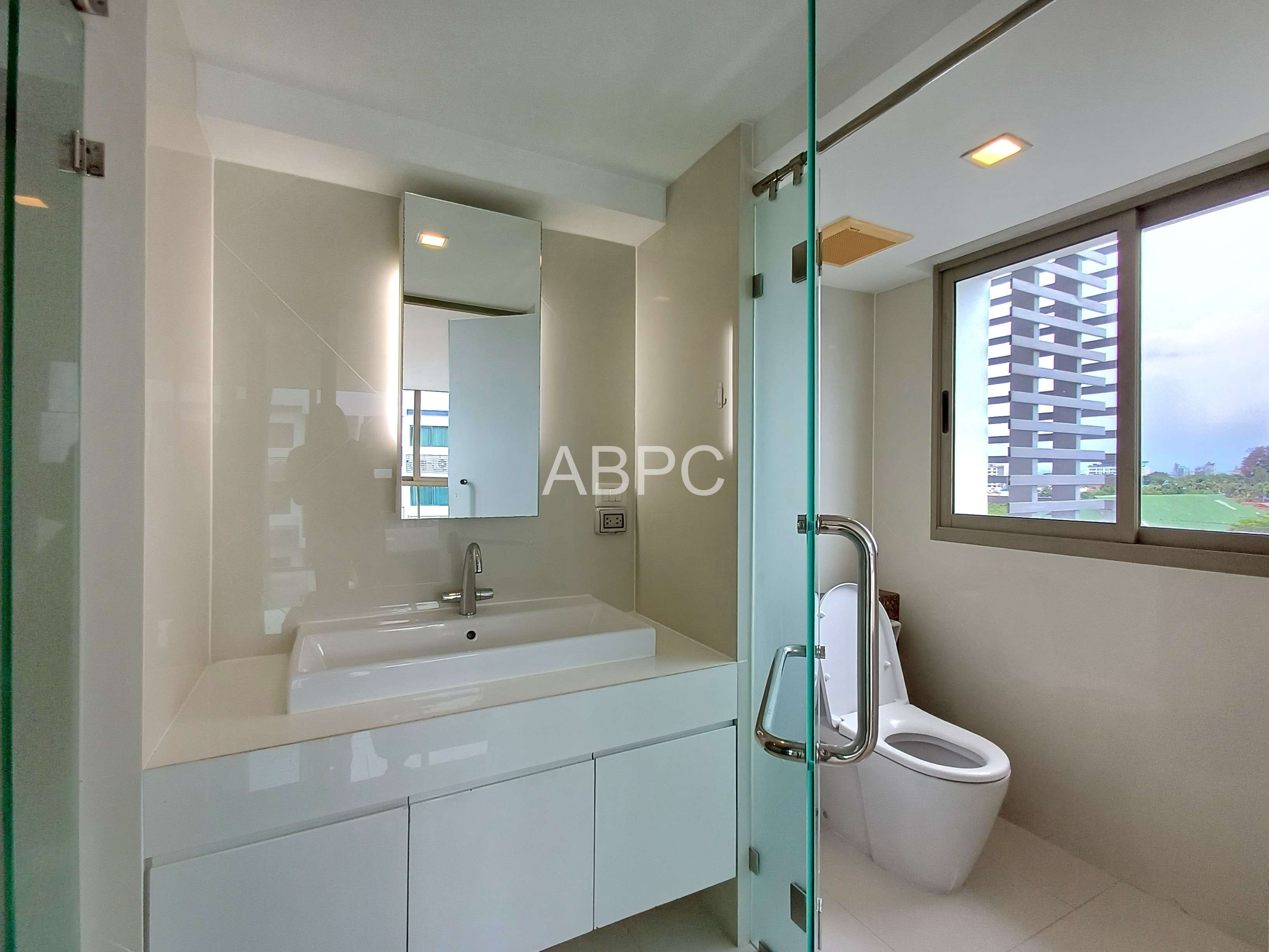 Duplex 2 bedrooms 3 bathrooms in Wongamat for Sale/Rent photo 4