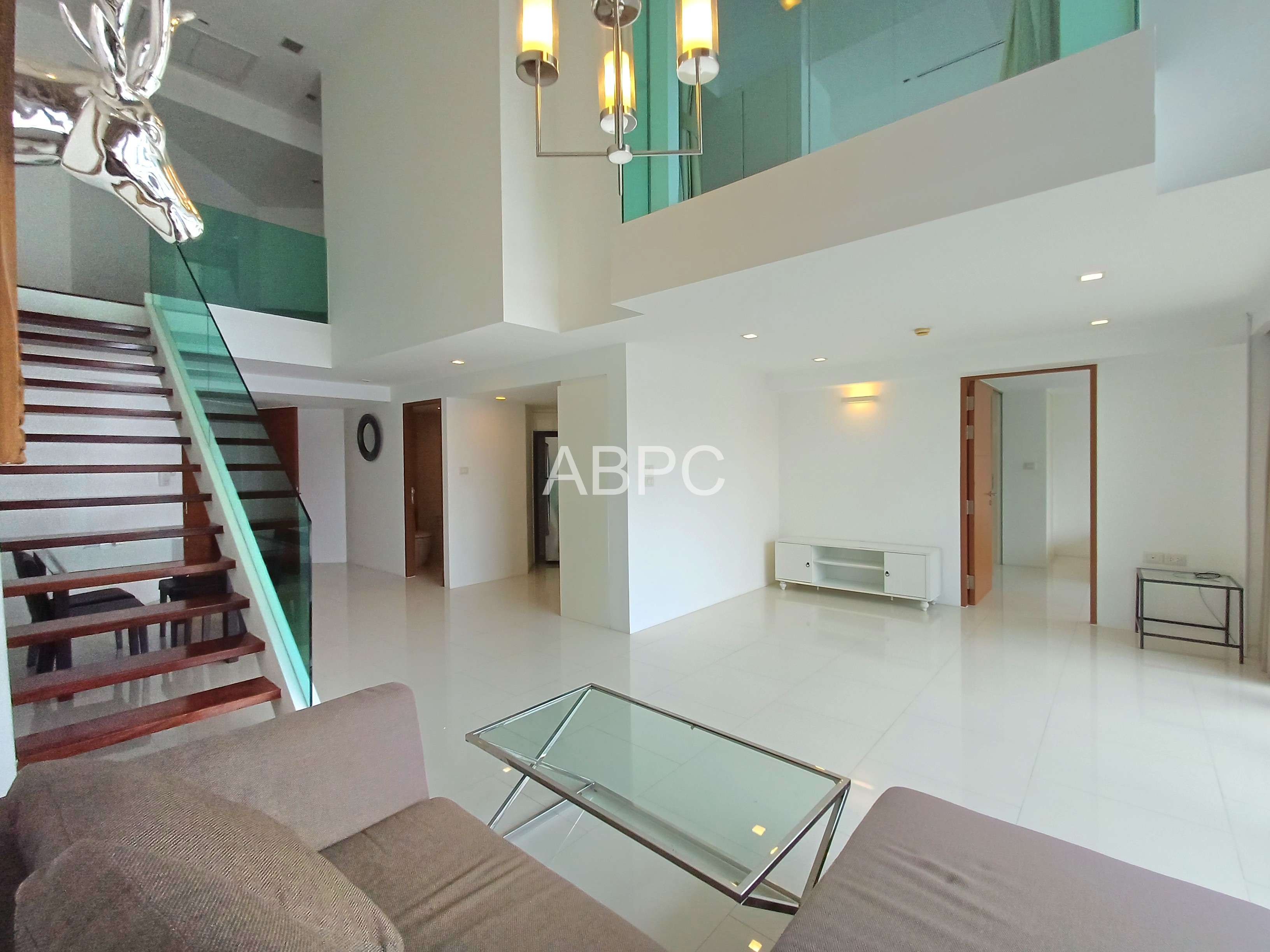 Duplex 2 bedrooms 3 bathrooms in Wongamat for Sale/Rent